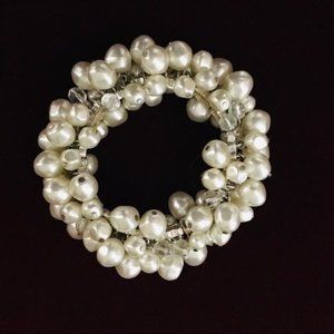 VTG Pearl & Rhinestone Signed Bracelet Vintage On Trend
